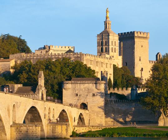 Installer une baignoire à porte à Avignon